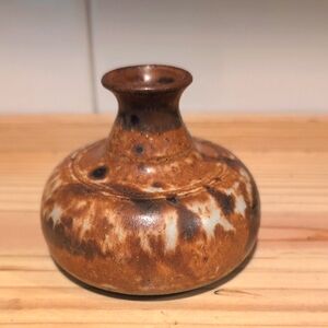 Dublin Pottery earthy squat vase. 3.5" wide 3" tall